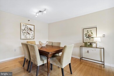 Metropolitan Condos unit 814, Washington, DC 20037 - photo 4