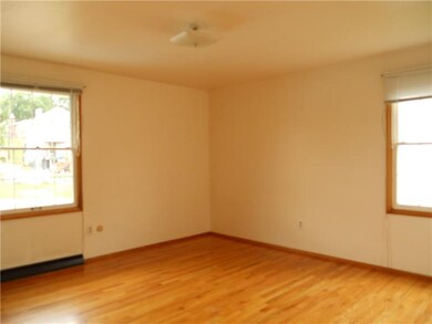 Master Bedroom. Spacious Master Bedroom W/Hardwood