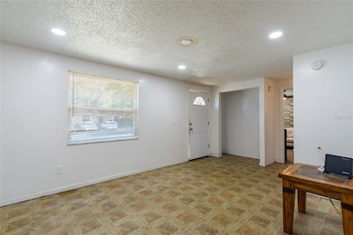 3609 Sugarcreek Dr, Tampa, FL 33619 - photo 5