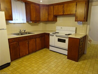 3331 Altamont Ave, Cleveland, OH 44118 - photo 7