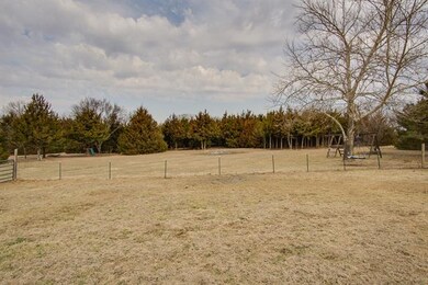 962 N 1892 Rd, Lawrence, KS 66049 - photo 3