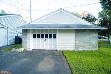 1204 University Ave, Morton, PA 19070 - photo 6