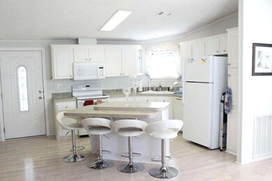 925 Pecan Cir, Sebastian, FL 32976 - photo 2