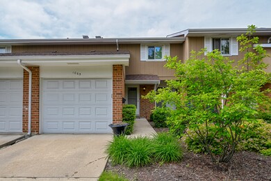 1065 Heathrow Ct, Wheaton, IL 60189 - photo 3