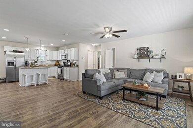 92 Rustic Ln, Colonial Beach, VA 22443 - photo 4