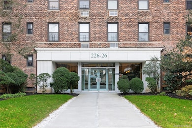 226-26 Union Turnpike unit 1R, Oakland Gardens, NY 11364 - photo 2