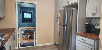 3126 Wirth Rd, Highland, IN 46322 - photo 5