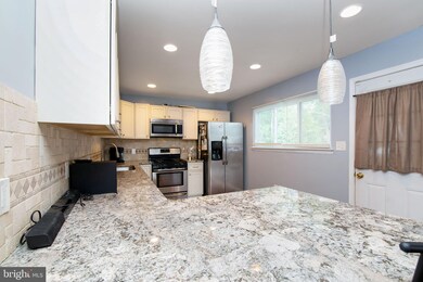 208 Curlew Ln, Mount Holly, NJ 08060 - photo 5