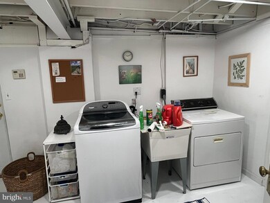 6045 18th St N, Arlington, VA 22205 - photo 4