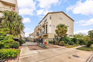 2611 Riverside Dr unit D, Houston, TX 77004 - photo 3