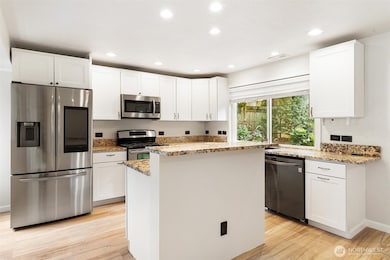 16915 NE 98th Ct, Redmond, WA 98052 - photo 2