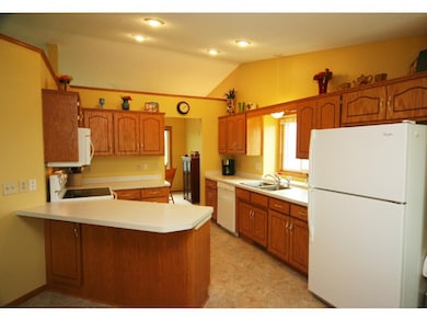 Great kitchen for more than one cook! Breakfast ba