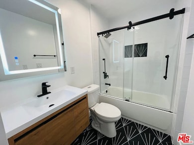 5820 S Mansfield Ave, View Park, CA 90043 - photo 5