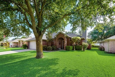 805 Oak Dr, Ennis, TX 75119 - photo 2