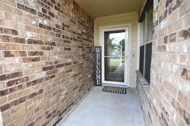 382 Henry St, Alvin, TX 77511 - photo 4
