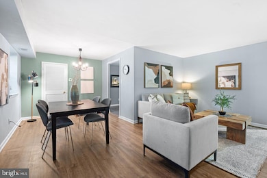 4000 Gypsy Ln unit 327, Philadelphia, PA 19129 - photo 3