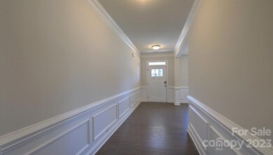 687 Fox Cove Rd, Hendersonville, NC 28792 - photo 2