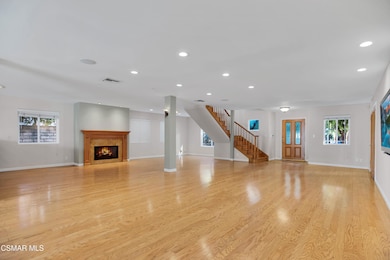 4539MammothAve 9