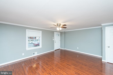 1008 Foxwood Ln, Essex, MD 21221 - photo 4