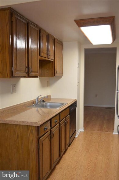 17849 Lochness Cir, Olney, MD 20832 - photo 6