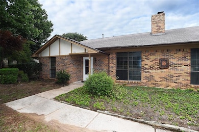 126 Hollyhill Ln, Denton, TX 76205 - photo 2