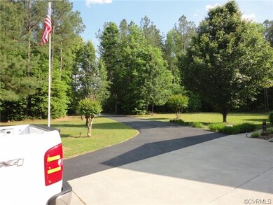 11118 Warwick Dr, Petersburg, VA 23805 - photo 3