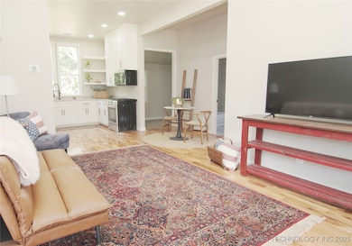 611 N State St, Wagoner, OK 74467 - photo 7