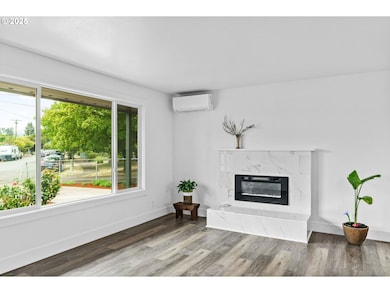 306 Broadway St, Springfield, OR 97477 - photo 5