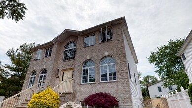 16-Sapphire-Ct-Staten-Island-10307-06052