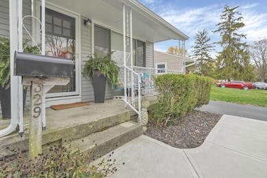 329 E Clearview Ave, Worthington, OH 43085 - photo 4