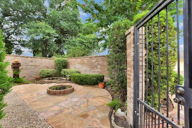 403 Towne Ct, Alvin, TX 77511 - photo 3