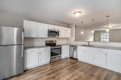 2-PRT047-i1830-Kitchen