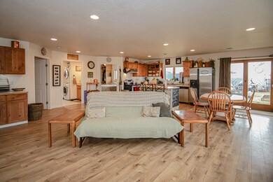 6653 Mcloughlin Dr, Central Point, OR 97502 - photo 6