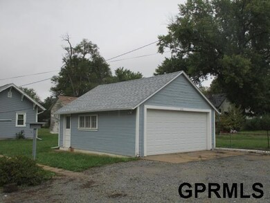 818 C St, Fairbury, NE 68352 - photo 3