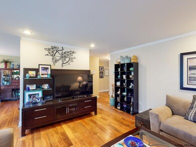 16 Red Oak Dr, Schenectady, NY 12302 - photo 3