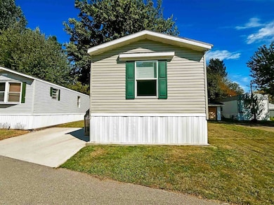 7055 Quarry Rd unit 33, Amherst, OH 44001 - photo 2