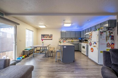 687 SE Quay Ave, Lincoln City, OR 97367 - photo 4