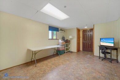 18514 Dundee Ave, Homewood, IL 60430 - photo 7