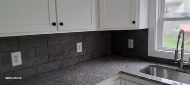 128 Uncatena Ave unit 1, Worcester, MA 01606 - photo 6