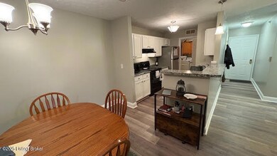 3909 Yardley Ct unit 104, Louisville, KY 40299 - photo 4