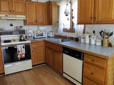 561 Locustfield Rd, East Falmouth, MA 02536 - photo 4