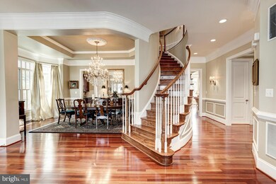 6823 Stockwell Manor Dr, Falls Church, VA 22043 - photo 3