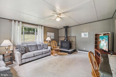 1006 Plover Dr, Halethorpe, MD 21227 - photo 2