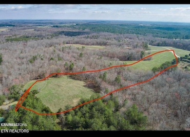 297 Hitchin Post Dr, Jamestown, TN 38556 - photo 2