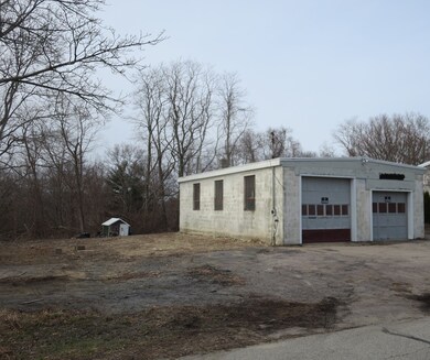 65 Liberty St, Plymouth, MA 02360 - photo 2