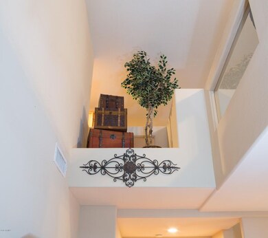 6 Entrance upper