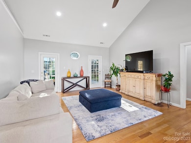 61 N Willow Brook Dr, Asheville, NC 28806 - photo 3