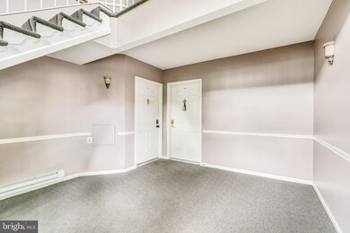 12887B Grays Pointe Rd, Fairfax, VA 22033 - photo 5