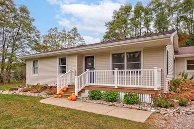 7984 N Williams Rd, Saint Johns, MI 48879 - photo 5