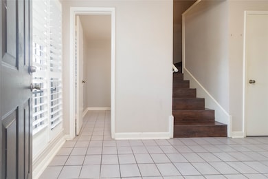 1404 Walnut Bend Ln unit 23, Houston, TX 77042 - photo 4